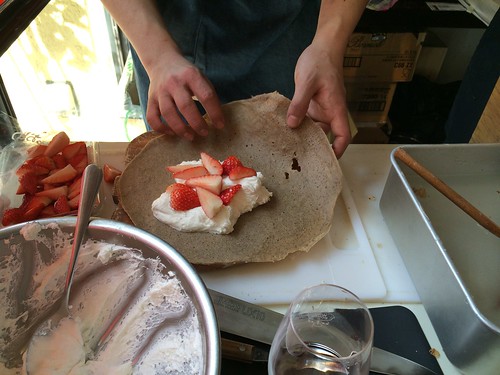 デザートに苺のガレットも注文！＠トロワザムール
