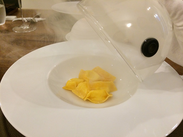 イタリア郷土料理を現代風に再構築。最新の調理器具で真摯かつモダンに料理を仕上げるスタイルに注目！＠ヴァリアンテ（向ケ丘遊園）