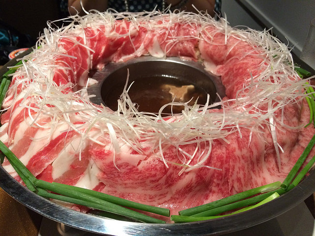 博多第３の鍋？！牛テールスープでいただく「博多炊き肉鍋」は夏でもさっぱりと美味しくいただけます！＠金蔦 六本木（KINTSUTA）