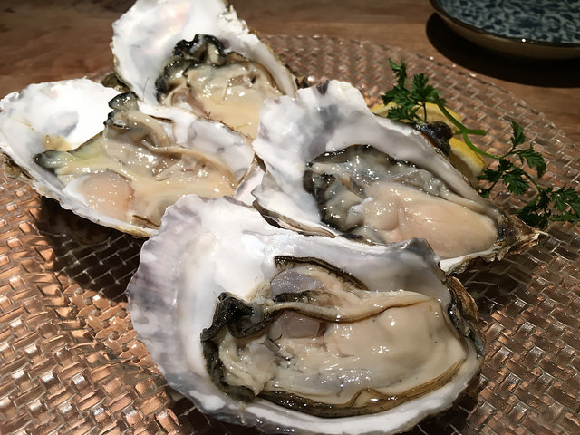 牡蠣好きのための牡蠣づくしコースを堪能。日本酒と合わせて楽しめます！＠品川牡蠣入レ時