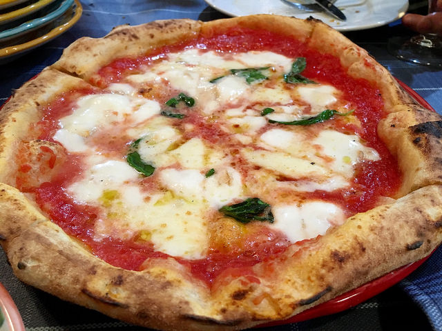 陽気なナポリ料理とピッツアでとっても遅い新年会。＠ナポリスタカ（駒沢大学駅）