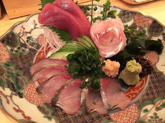 ワインバーの跡地にカジュアルなお寿司屋さん！１貫100円からのお手頃価格もうれしい。＠おすし磯部（代々木八幡）