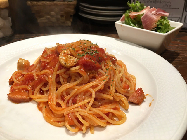 ランチはいつも満席！コスパがいい居酒屋風なスパニッシュイタリアン。＠生ハム（新宿三丁目）
