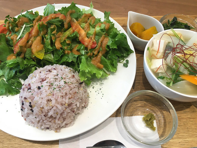 富久クロスにある野菜たっぷりなヘルシーカフェ。＠Farmer's Cafe PEARL パール（新宿御苑）