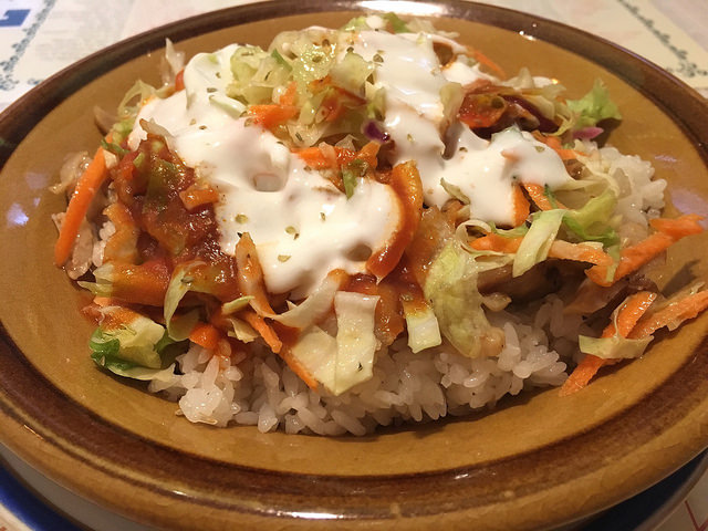 【ランチ】ケバブ丼とケバブサンドはテイクアウトもOK。＠ボスボラス ハサン 新宿二丁目店