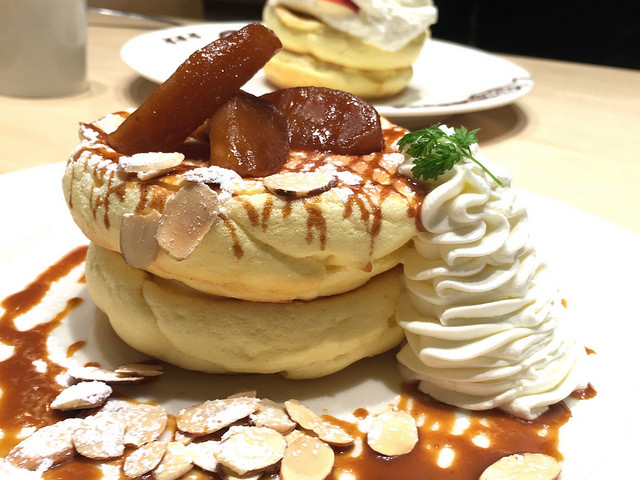 カフェスイーツな友人たちと個室でパンケーキ！お酒がなくても盛り上がります。＠レインボーパンケーキ（原宿）