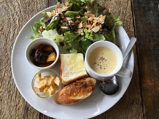 【ランチ】女子が集うほっこりカフェ。空間と雰囲気を楽しむのにおすすめ。＠コトカフェ（新宿三丁目）
