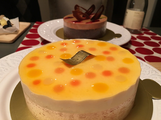 「イデミ・スギノ」のケーキでクリスマスパーティ。妖艶で軽やかなムースの口当たりが絶品！