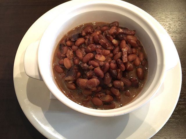 優しい味わいのポルトガル料理。ランチは「フェジョン」がいただけます。＠食堂ヒゲ（池尻大橋）