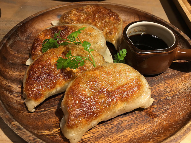 みんな大好き！オリジナル餃子のオンパレード。＠GYOZA SHACK（ギョウザシャック）三軒茶屋