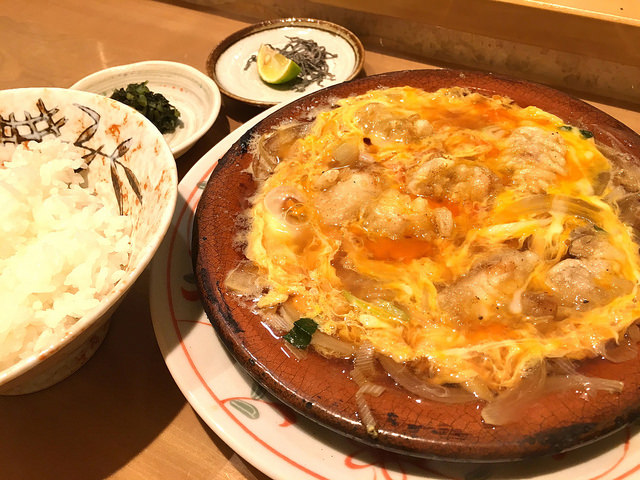 あっさりと上品なお出汁の「親子丼」は土鍋で別皿スタイル！＠咲膳 横井（池尻大橋）