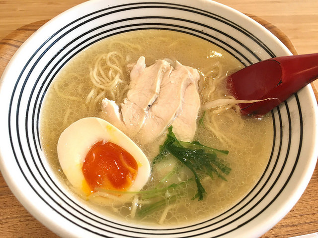 一軒家のオシャレ定食屋さんで鶏そばをいただく。＠TAOLU'S池尻食堂