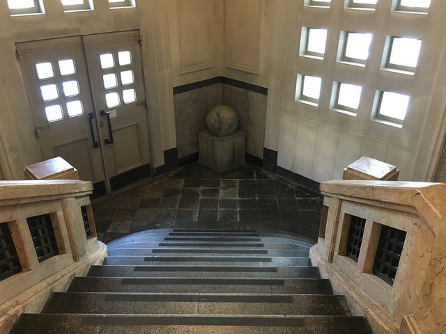 古さと新しさが共存する空間。旧図書館の面影を残したカフェエリアが素敵。＠北菓楼 札幌本館