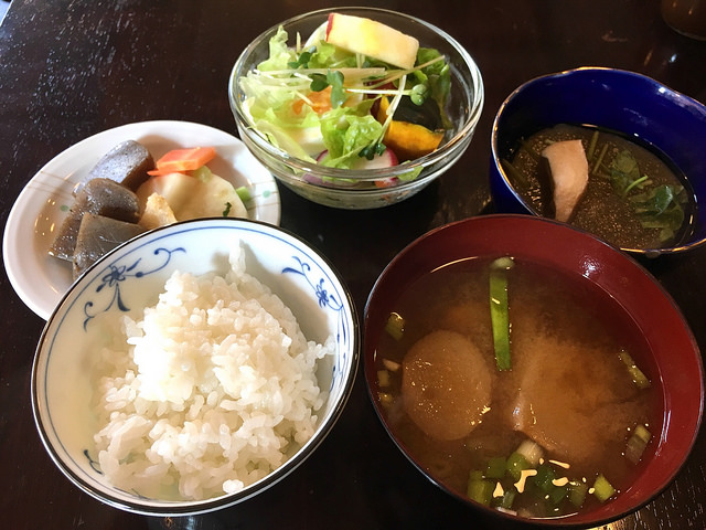 【池尻大橋】JIN JIN CAFE＠おばちゃんがほっこりする、昭和のカフェで洋食ランチ