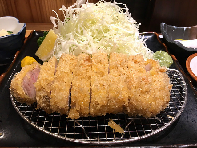 【大門】のもと家＠甘くてジューシーなトンカツ。2017ビブグルマン。