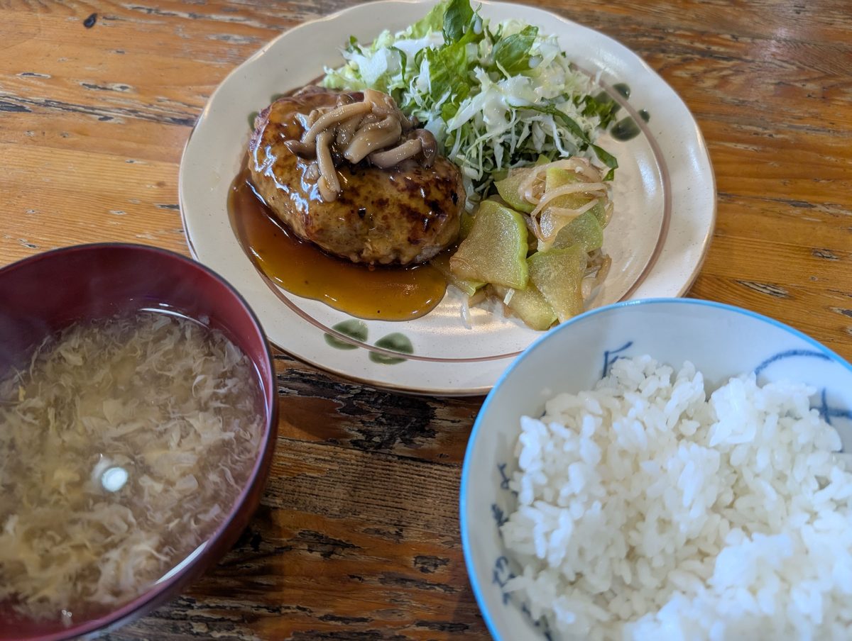 日替わり定食は800円