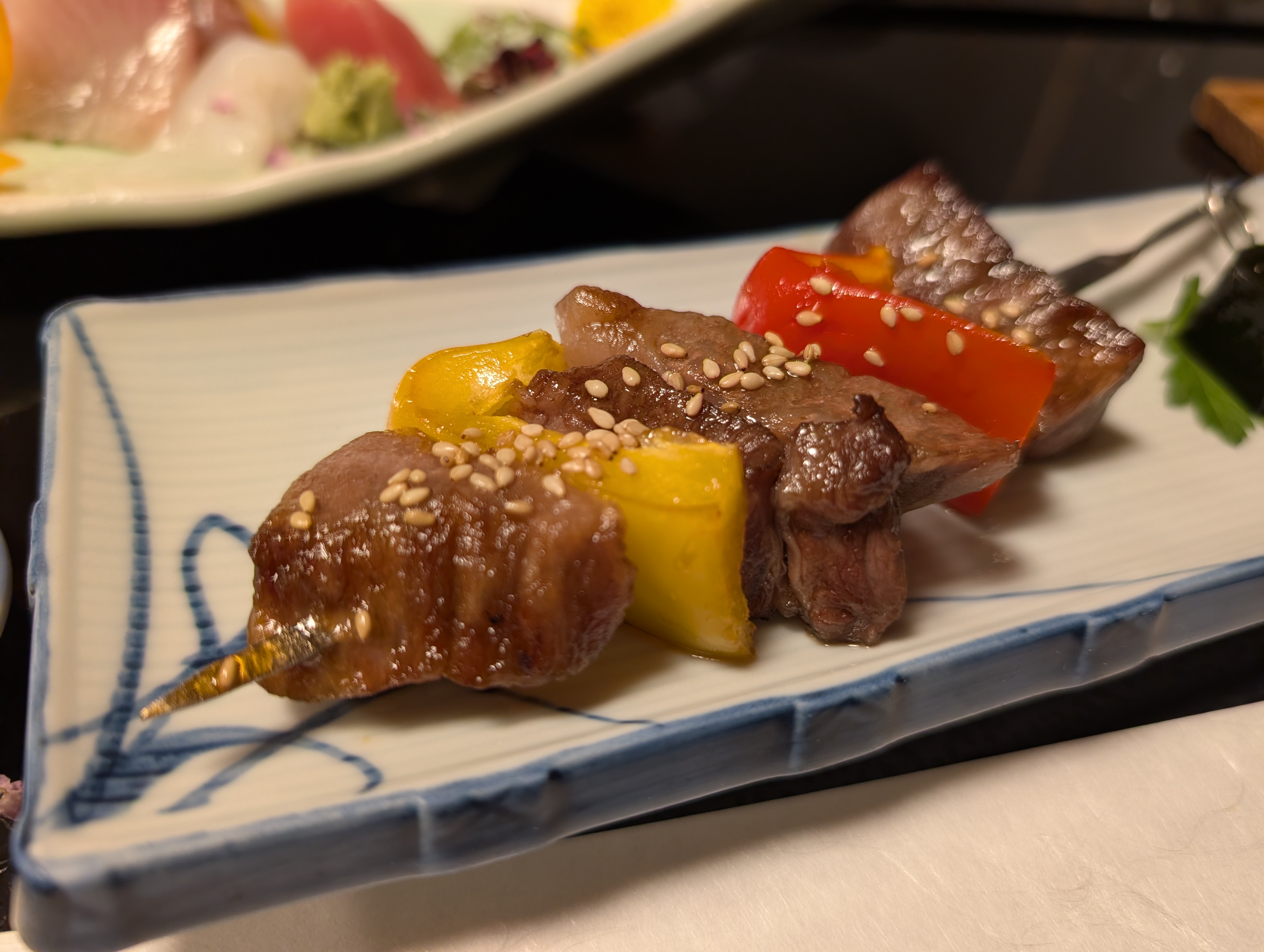 旬味井筒の牛肉とパプリカの串焼き