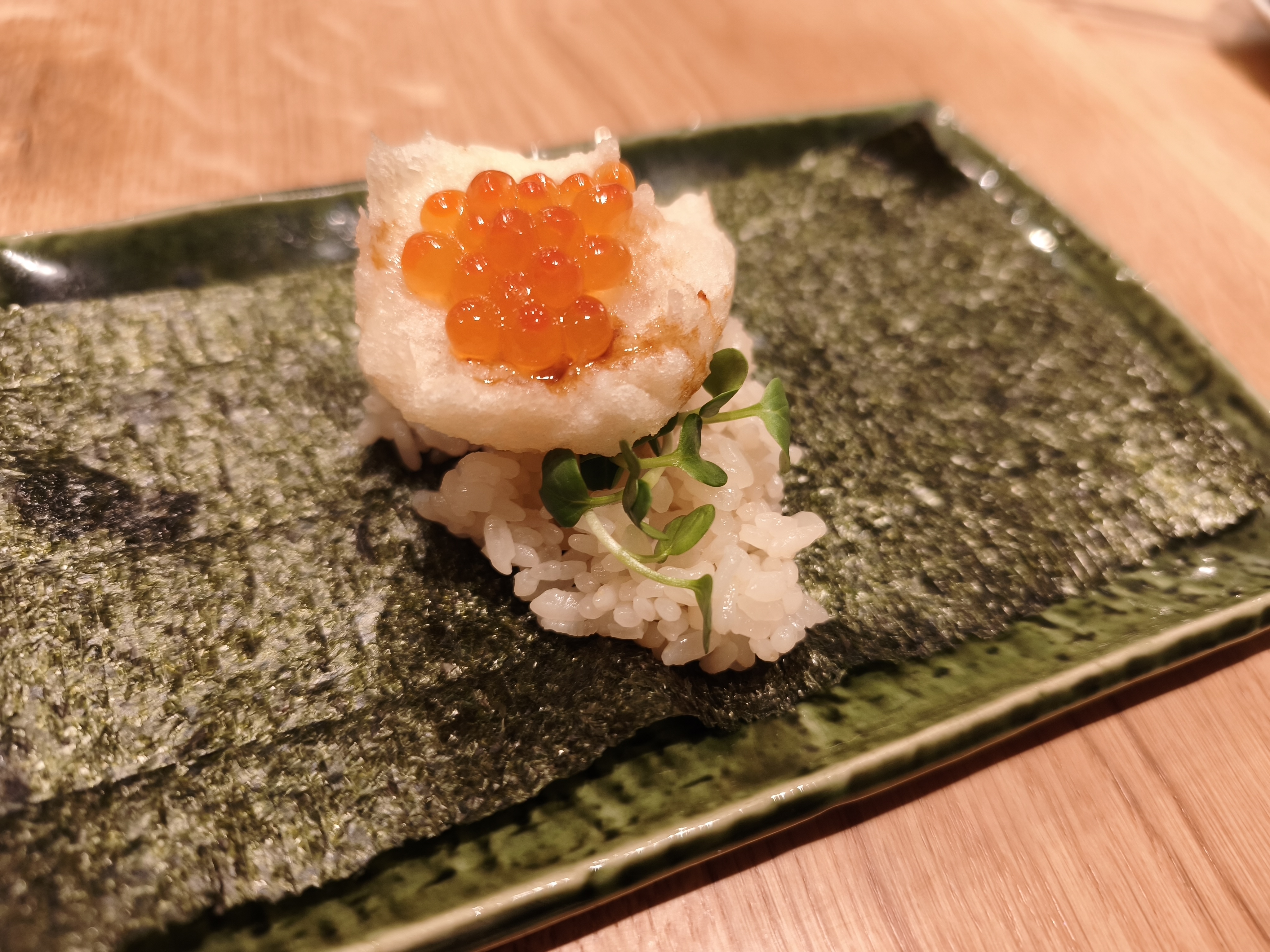 あおなみ 帆立の天ぷらいくらのせ