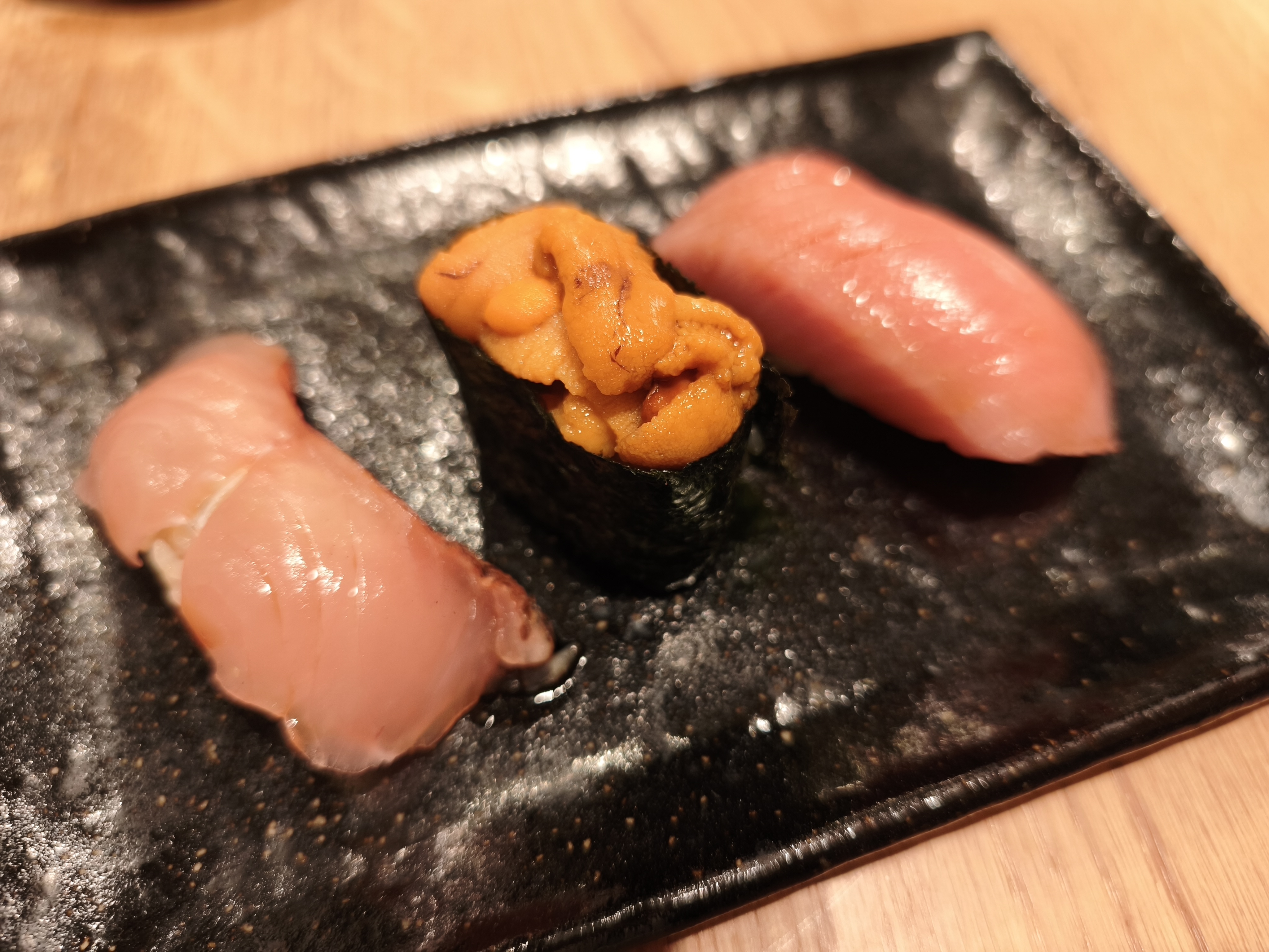 あおなみ 寿司 本鮪・うに・真鯵