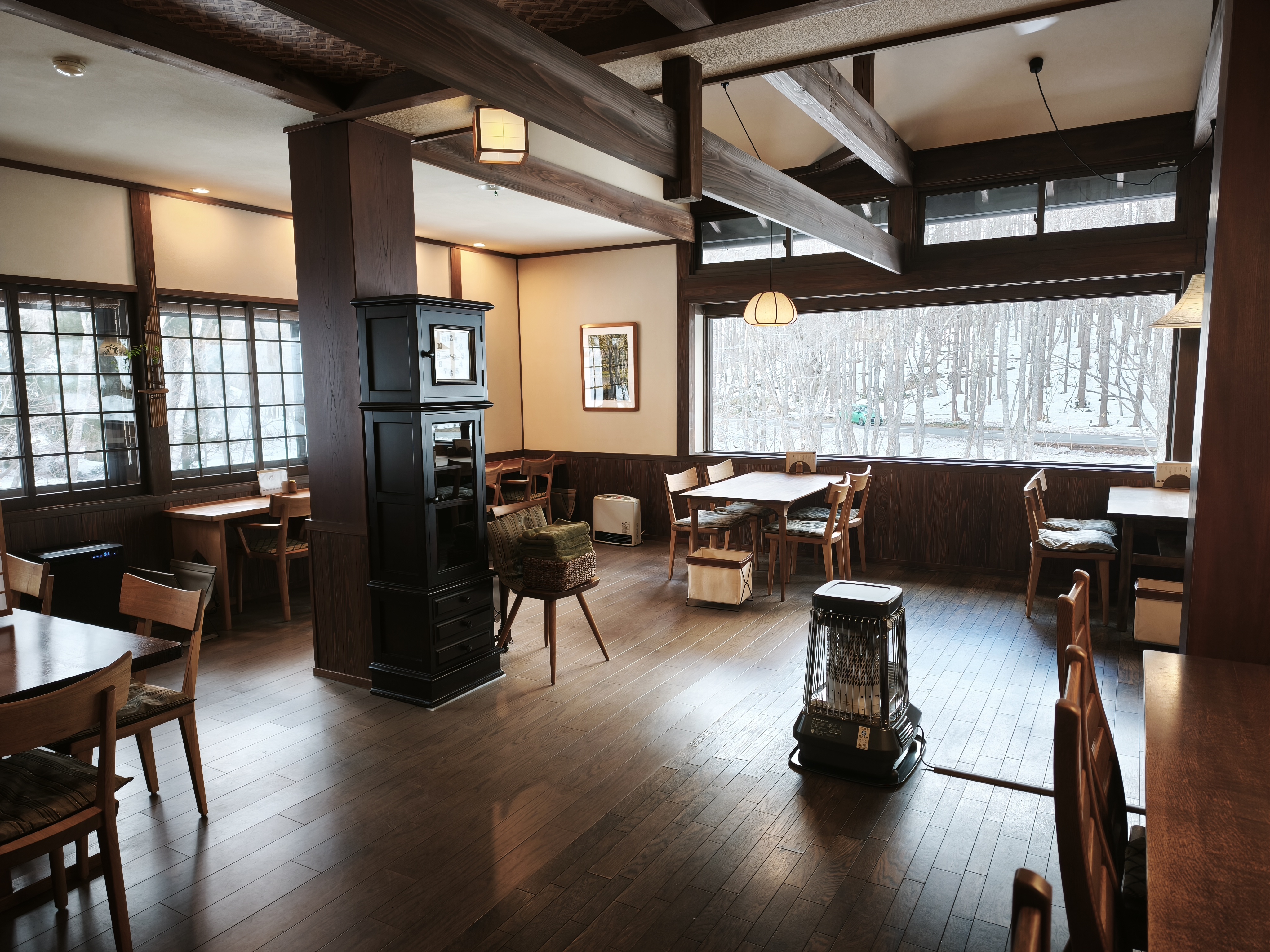 そばの実の古民家風の店内