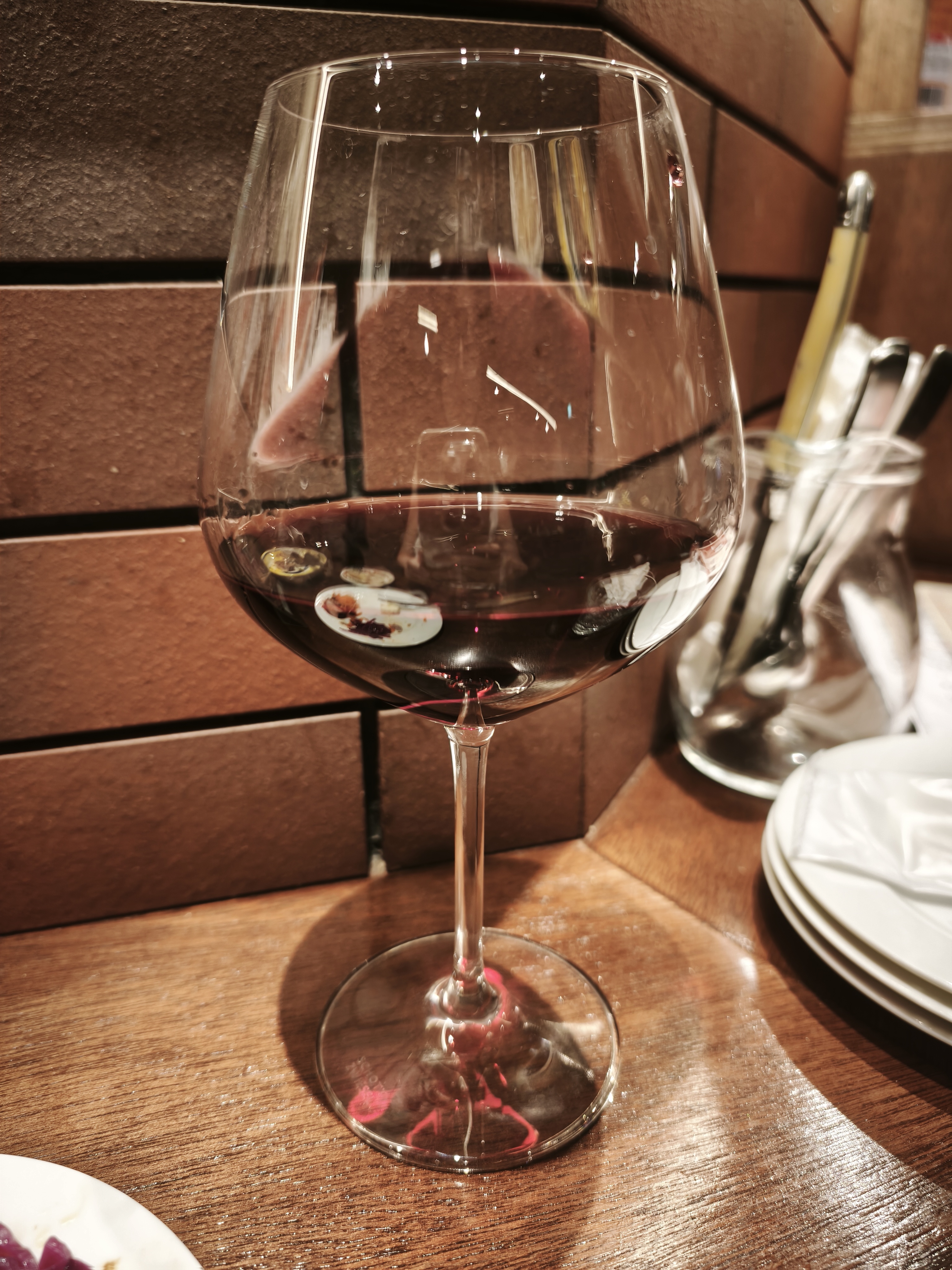 BISTRO NONKIのハッピーアワー、赤ワイン