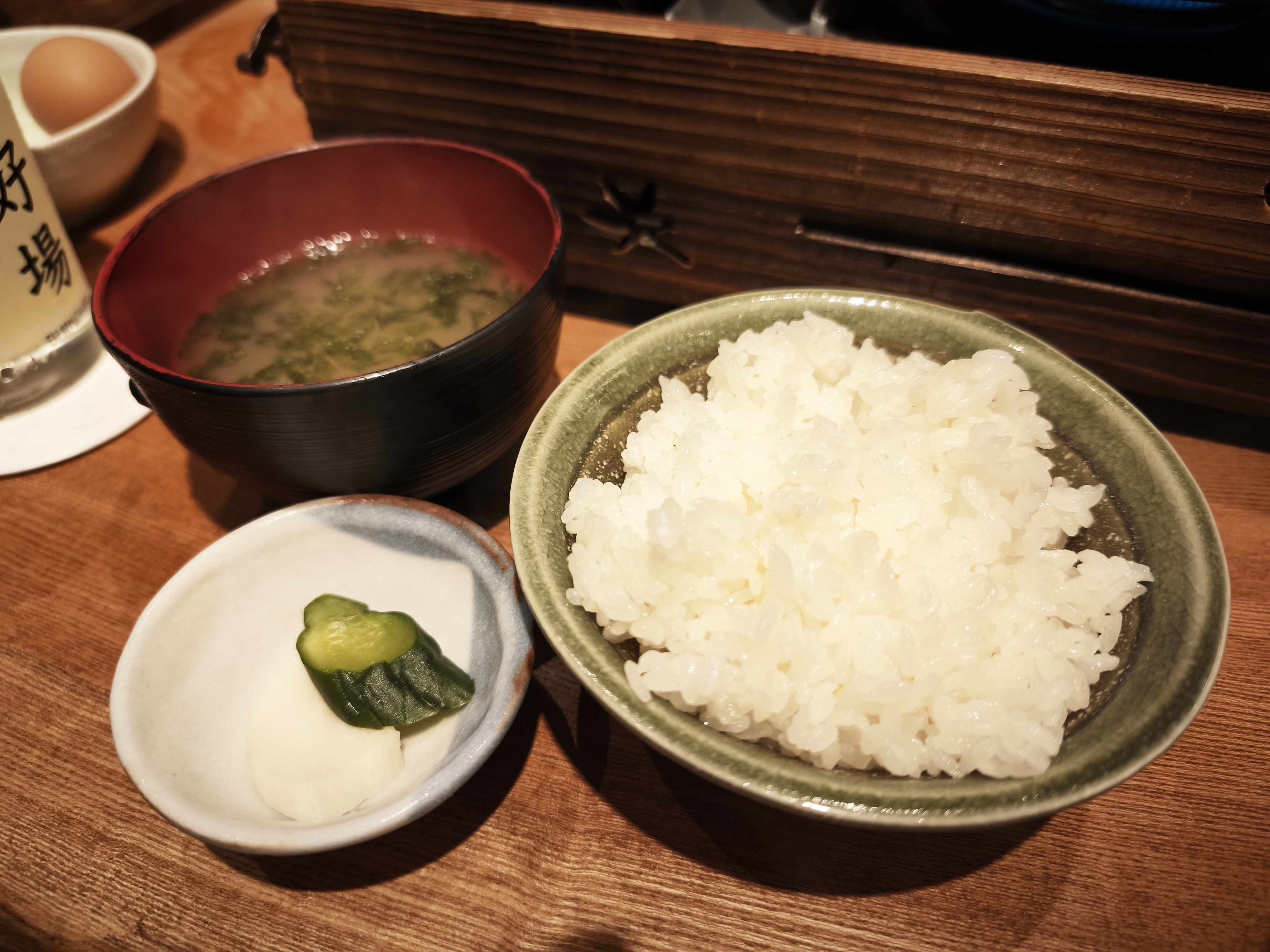 嗜好場の自家製米銀舎利と鶏白湯スープと香の物