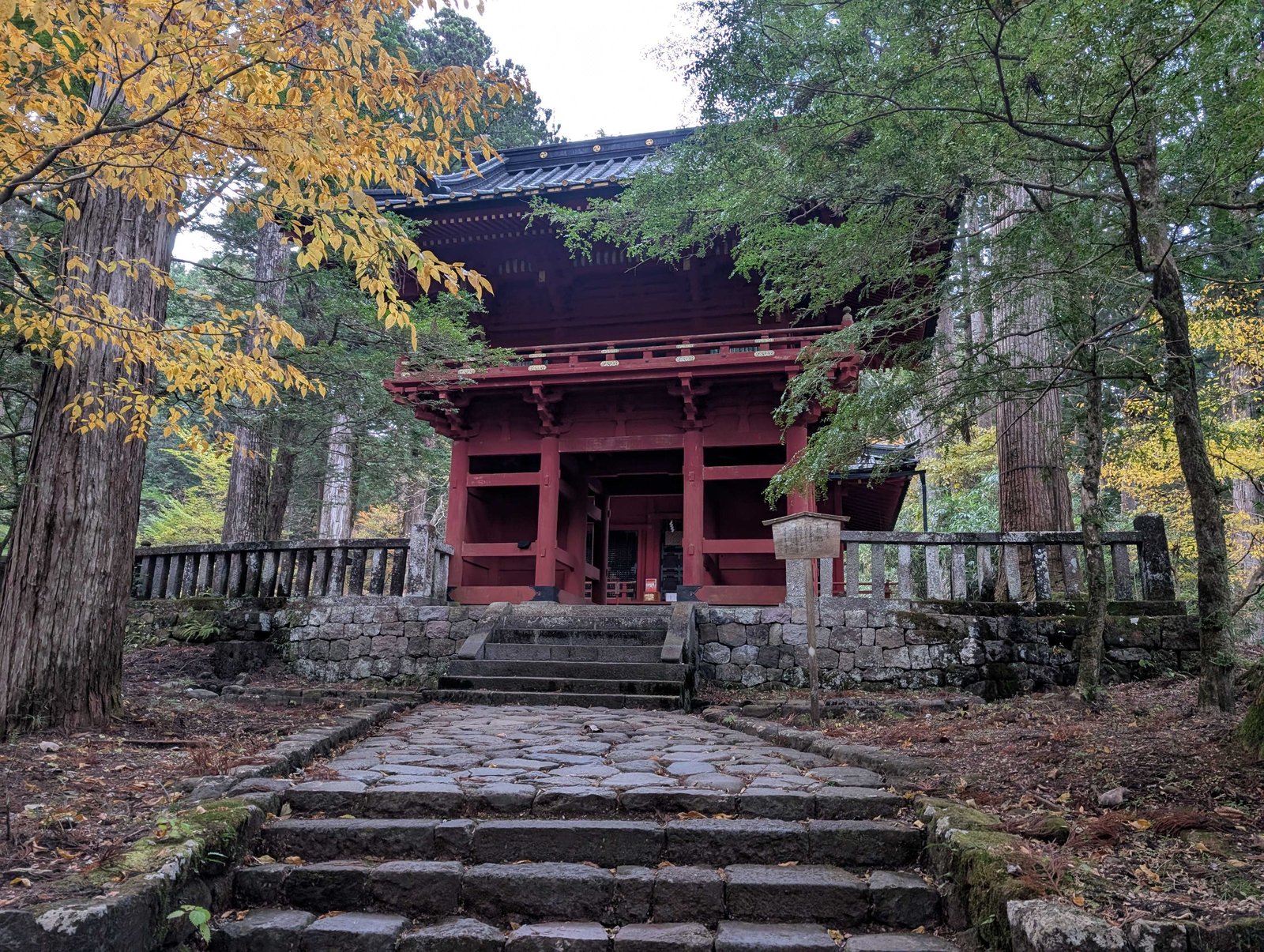 栃木・日光 「パワースポット」に見た、人をキラキラにする1200年ぶんの祈り