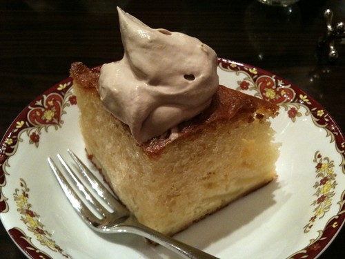 デザートはアップルのシフォンケーキ。