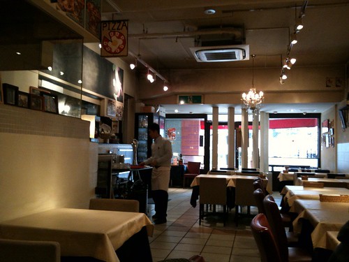 店内は広々としていますよ。