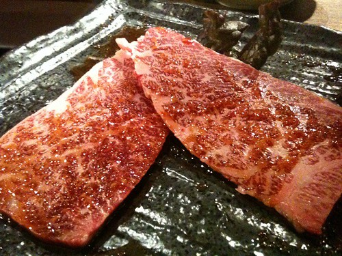 ここのお目当てはザブトン。これから焼くよ！