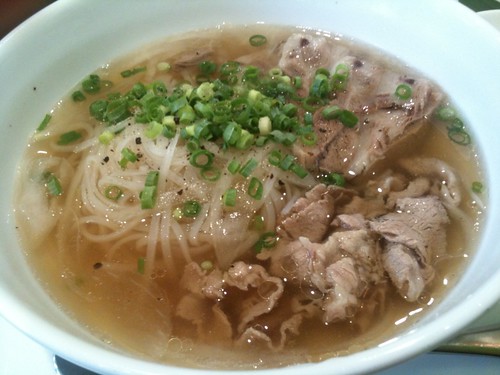 牛肉のフォー。お肉さっぱり、スープにコクがあって美味い!@PHO24
