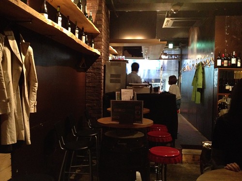 店内はそんなに広くないですね。@桜丘 ワヰン酒場 渋谷西口店