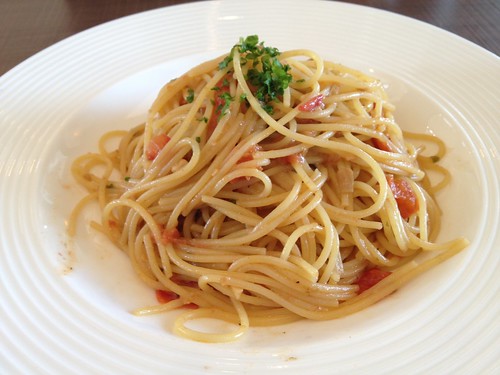 ポルチーニ茸とトマトのパスタ@カフェ トレーノ・ノッテ