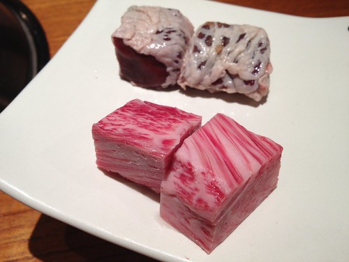 レバー＆プレミアムカルビ（リブロース）＠焼肉キッチンスタジアム　黒５ 本店 （クロゴ）