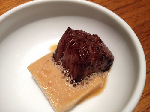ハラミは溶けるタレに載せていただきます。＠焼肉キッチンスタジアム　黒５ 本店 （クロゴ）