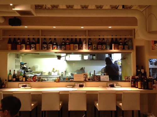 見た目はカフェのおしゃれな焼き鳥屋さん。使い勝手とコスパのよさで普段使いにオススメ。＠鶏や せぼん（祐天寺）