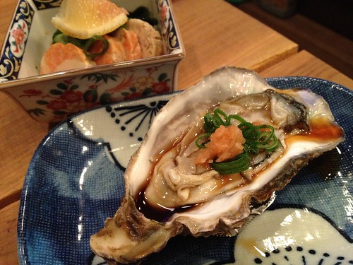 生ガキ300円とあん肝480円@立ち呑み地酒屋 常蔵