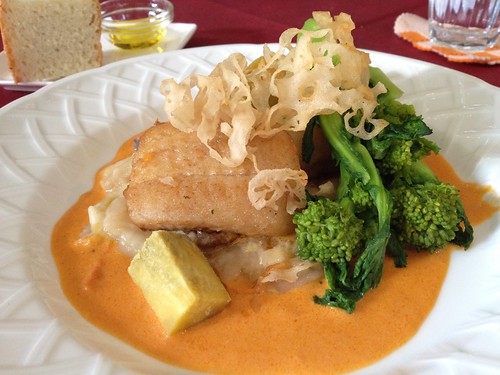 メインは真鯛のポワレかな。＠リエゾン