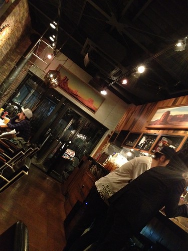 オシャレエリア原宿にぴったりなスタイリッシュバーガー屋さん。パテのレア感が個人的には好きですね。＠cafe Hohokam（カフェ ホホカム）明治神宮前/原宿