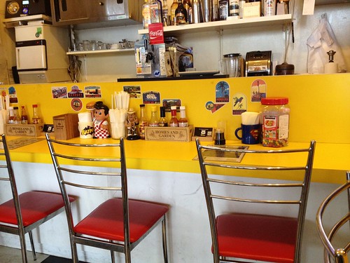 【閉店】いろいろな意味でアメリカンなハンバーガー。ランチは全体的にお得、そして個人的には鴨サンド500円がおすすめ。＠ルート20（初台・幡ヶ谷）