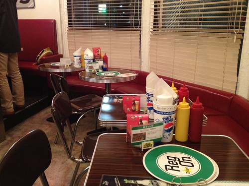 ハンバーガーブロガーさんと一緒に「限定スリークリスピーバーガー」をいただく！＠レッグオンダイナー（Reg-On Diner）渋谷