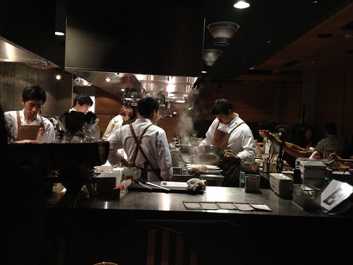 オープンキッチンがまたいい。＠ダブリュー センガワ