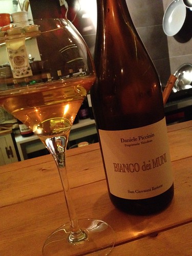 一杯目は白「Bianco dei Muni」＠カスレ（Kasure）