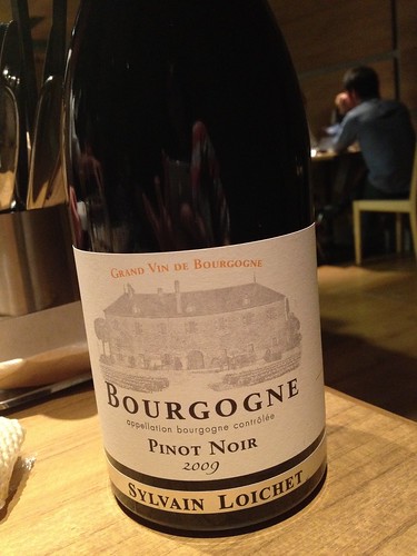 飲み放題でこのワイン。2009 ブルゴーニュ・ルージュ、シルヴァン・ロワシェ＠ダブリュー センガワ