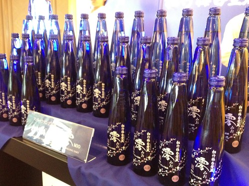 入り口のブースではお酒の試飲も@スイーツマリアージュ