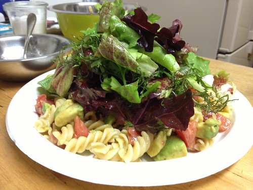 アボガドとトマトのパスタサラダ＠八百屋 瑞花