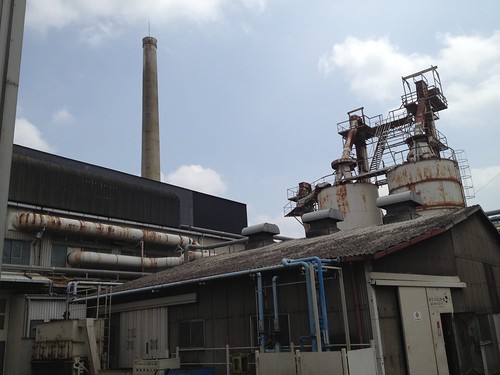 50年も前からある工場とのこと＠日本山村ガラス東京工場