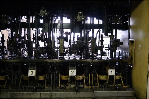 アツアツのガラス＠日本山村ガラス東京工場