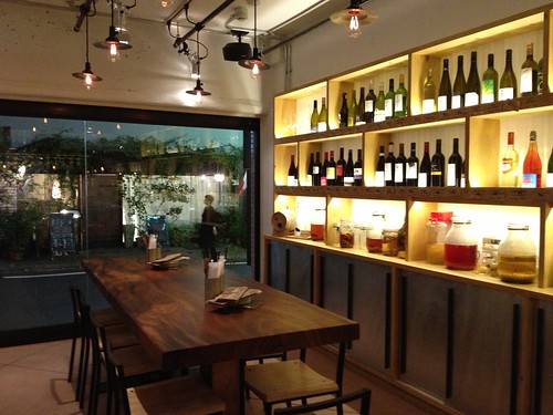 「カフェ ラ・ボエム」のイノベーション店は素材を生かしたグリル料理をカジュアルにいただけます。＠LB7 南青山店