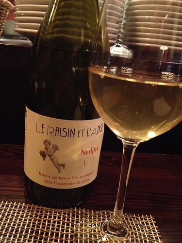 お料理もワインもセンス溢れるフレンチビストロ。近いうちに人気店になりそうな予感。＠ロカヴォール（LOCAVORE）/ 代々木上原